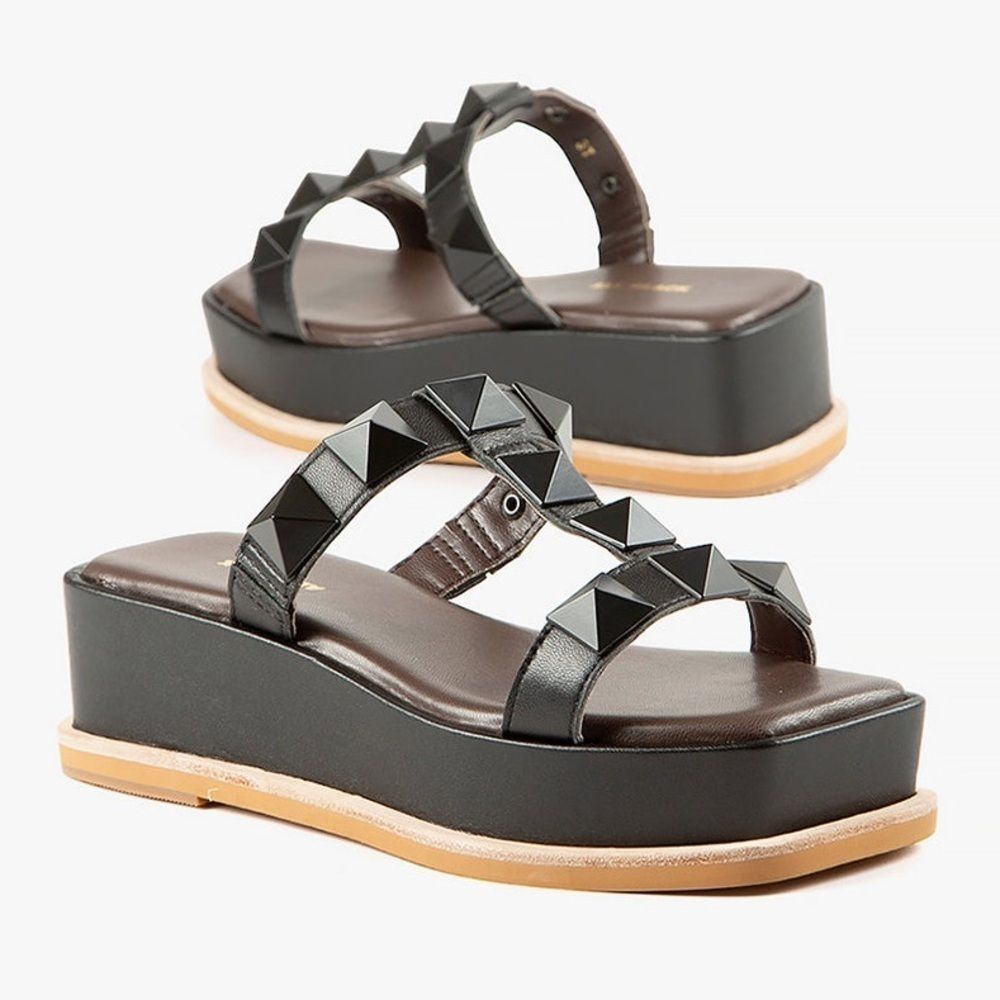 ALL BLACK platform sandal studded leather 39 or 8.5